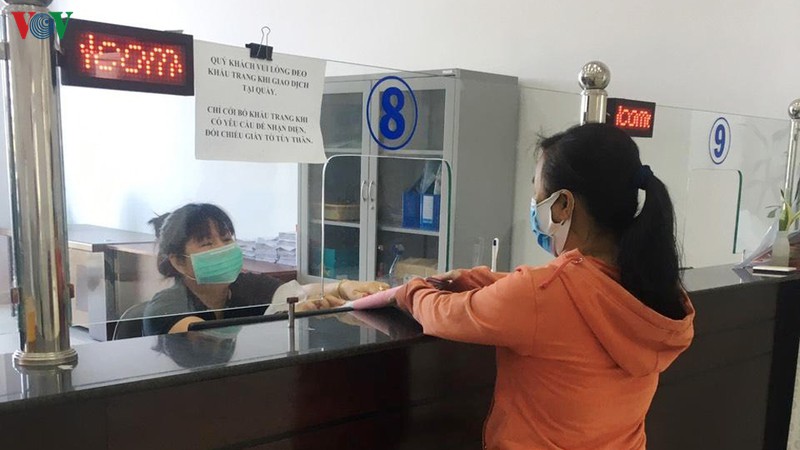 hon 30.000 nguoi o binh duong nhan gop 2 thang luong huu, tro cap hinh 1
