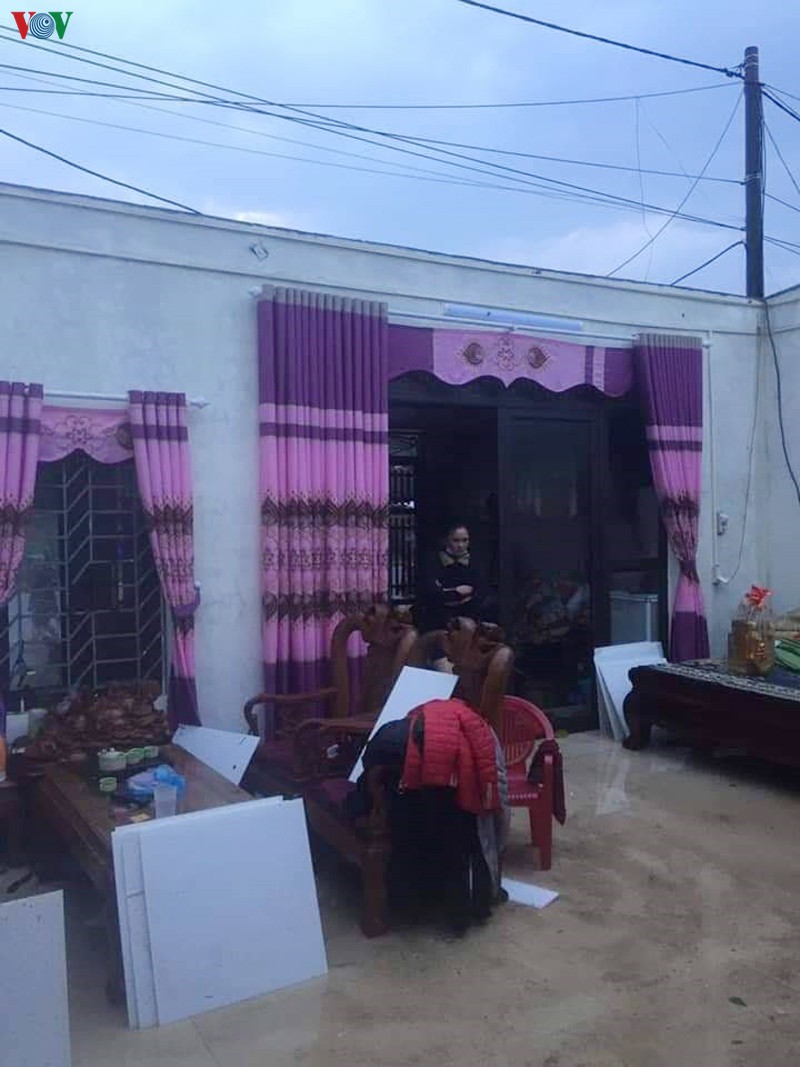 gio loc lat tung mai hang tram ngoi nha o moc chau, son la hinh 2