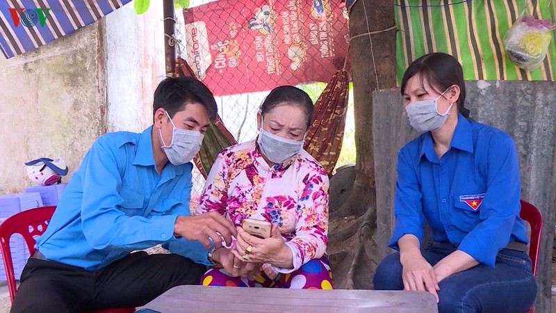 hau giang: "den tung ngo, go tung nha" giup nguoi dan khai bao y te hinh 1