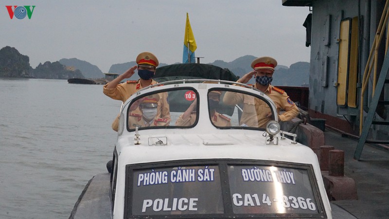 nhung chien si ngay ngay lenh denh giua song nuoc chong dich covid-19 hinh 2