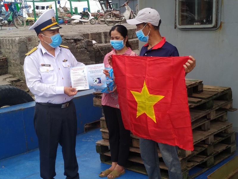 bo tu lenh vung 1 hai quan cung ngu dan vuon khoi mua covid-19 hinh 3