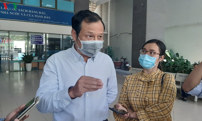 phu huynh o tphcm buc xuc ve thu hoc phi cua truong quoc te hinh 1