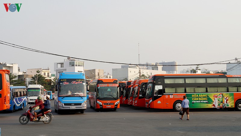 cac nha xe tai tphcm van chua vui du do bo quy dinh ve gian cach hinh 3