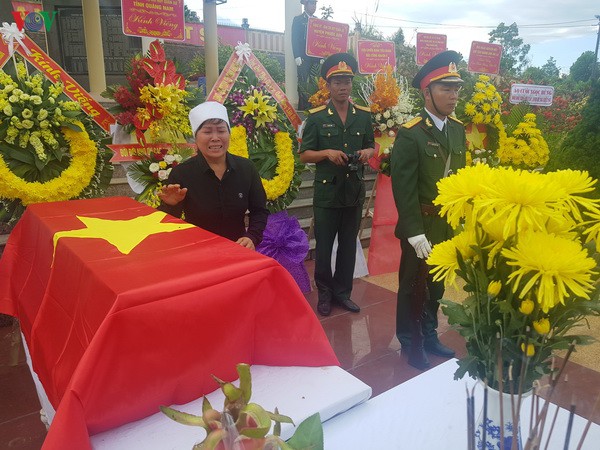xuc dong le truy dieu va an tang 17 hai cot liet sy tai quang nam hinh 1
