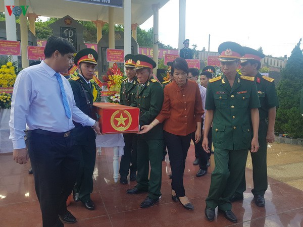 xuc dong le truy dieu va an tang 17 hai cot liet sy tai quang nam hinh 2