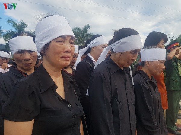 xuc dong le truy dieu va an tang 17 hai cot liet sy tai quang nam hinh 3