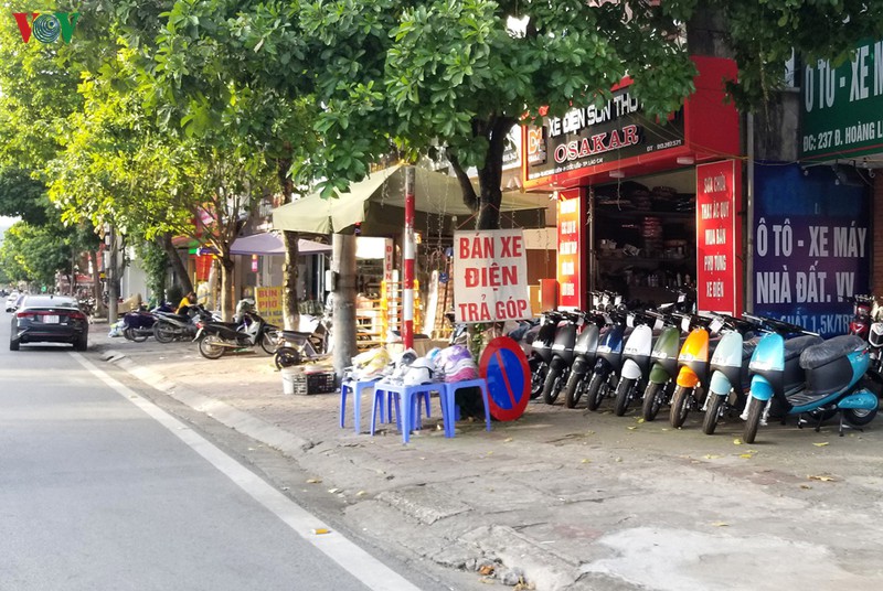 loat bien bao giao thong moi gay kho hieu o thanh pho lao cai hinh 8