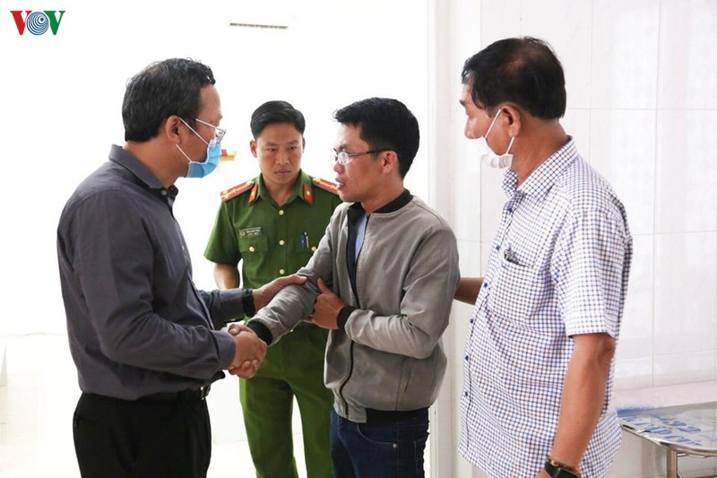 uy ban atgt quoc gia tham hoi gia dinh cac nan nhan vu xe dam o dak nong hinh 7