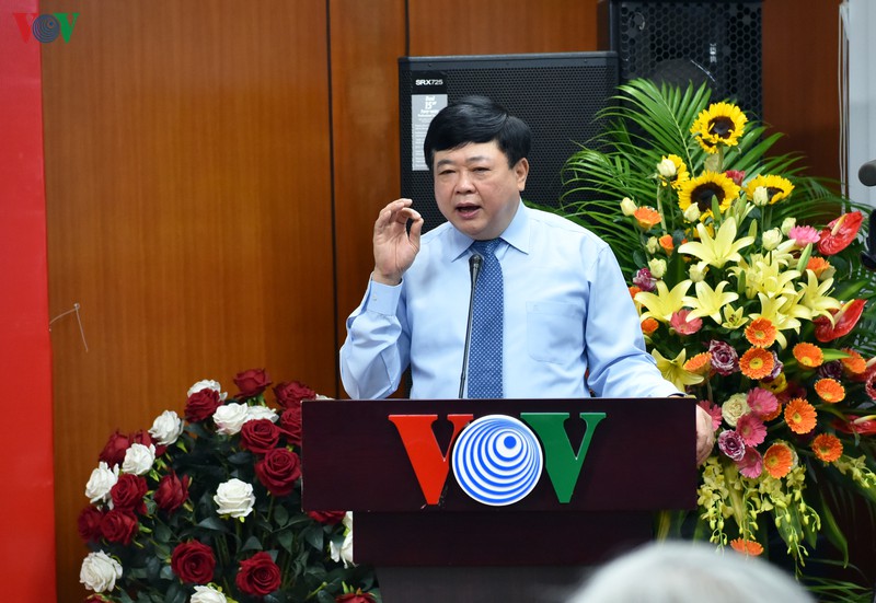 pgs.ts nguyen the ky: "khong vuon len, chung ta se bi bo lai phia sau" hinh 1