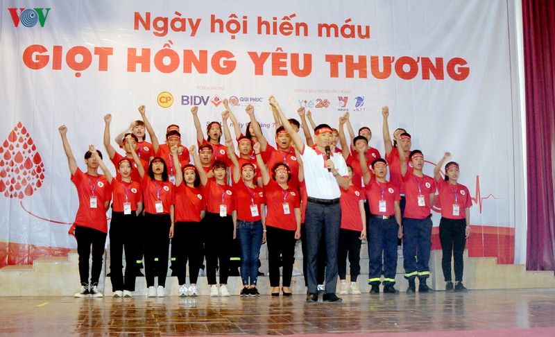 ngay hoi hien mau "giot hong yeu thuong" tai son la hinh 6
