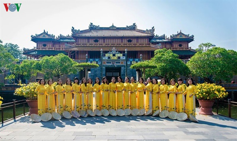 hue huong den mot "kinh do ao dai" giua long mien trung hinh 3