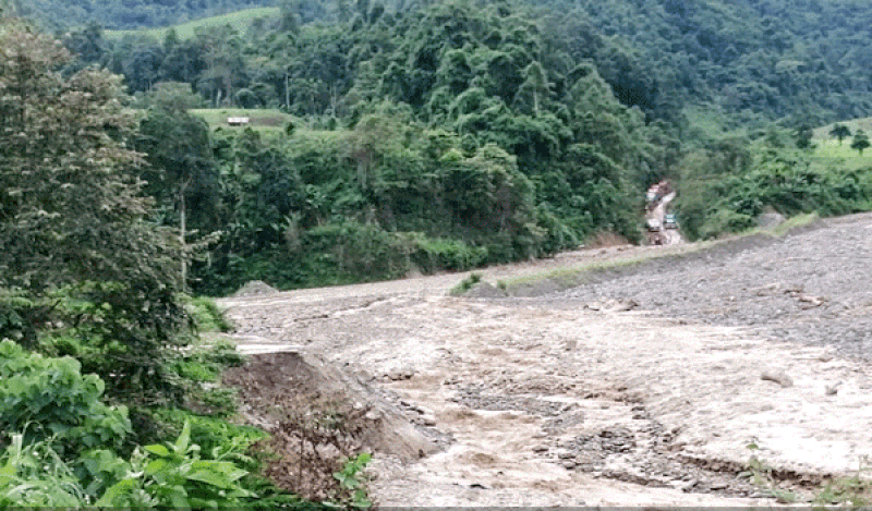 sat lo nui, duong di bac lao ach tac hinh 1