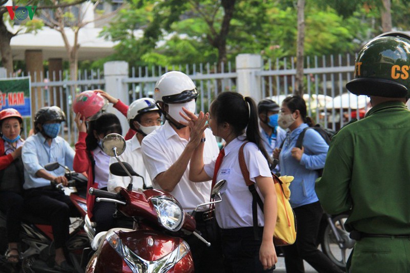 hon 13.000 hoc sinh da nang thi ngu van mo dau ky thi vao lop 10 hinh 2