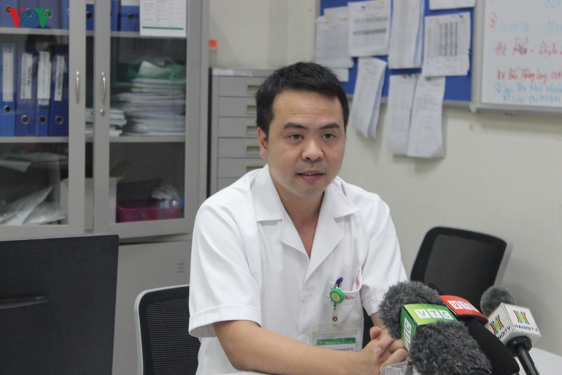 bac si don 120 ca mac covid-19 ve nuoc: san sang cho tinh huong xau nhat hinh 1
