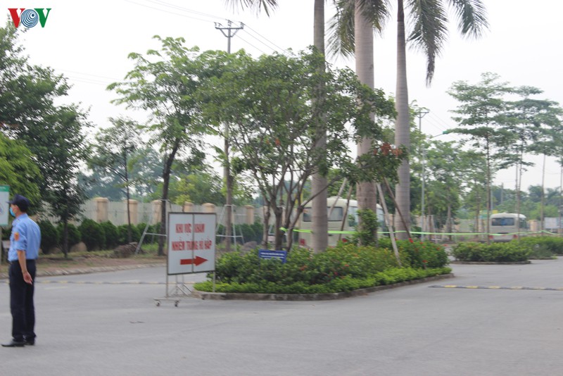 hon 200 cong dan tu guinea xich dao ve duoc dua den benh vien an toan hinh 3