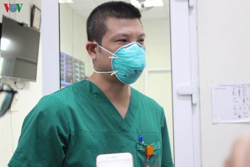 benh nhan covid-19 ve nuoc se duoc robot ho tro cham soc, dieu tri hinh 5