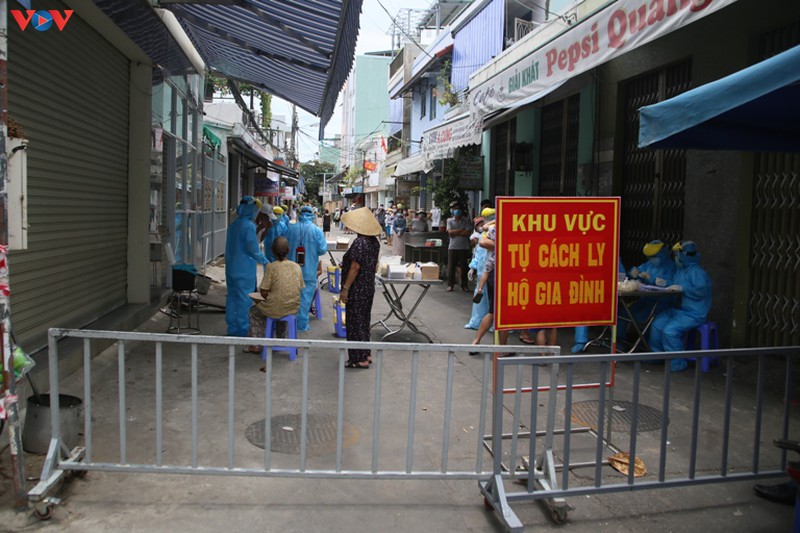 nguoi dan da nang chu dong xet nghiem covid-19, khai bao y te hinh 1