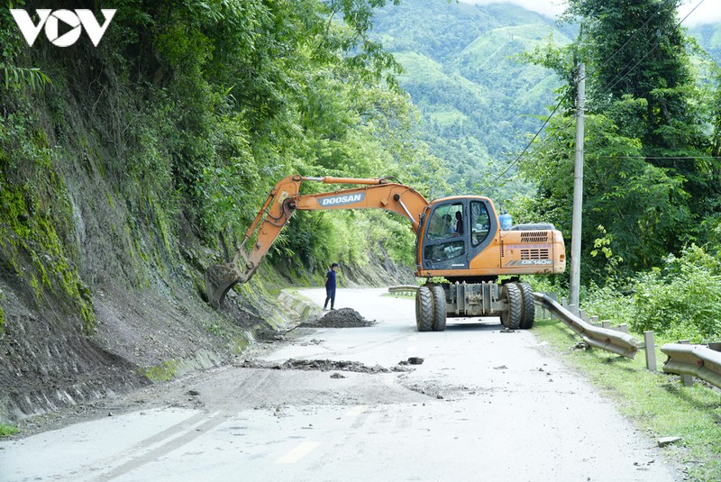 nguy co sat lo tren nhieu tuyen duong trong yeu tai dien bien hinh 3