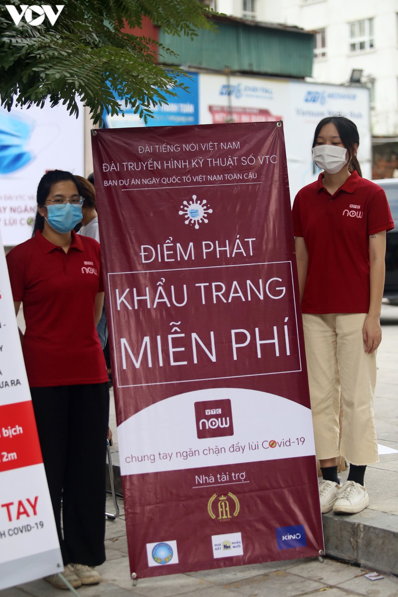 vov trao tang khau trang y te chung tay ngan chan, day lui dich covid-19 hinh 4
