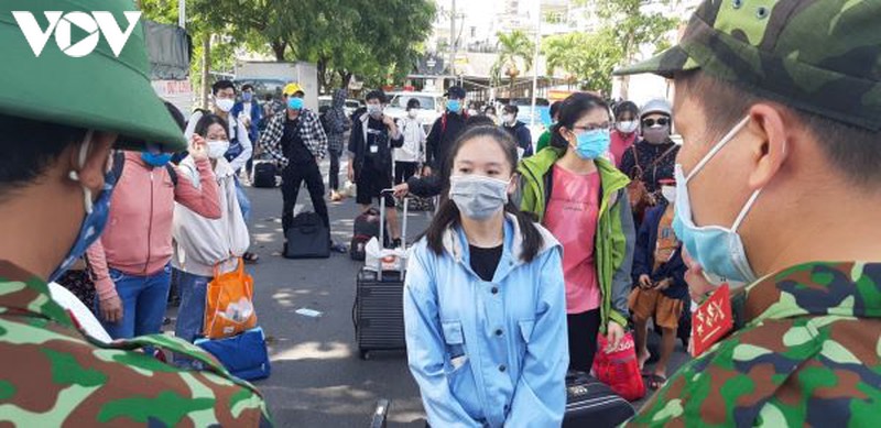quang binh don 200 nguoi dan o da nang ve que hinh 1