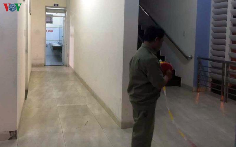 nong 24h: phan van anh vu choi toi, do loi cho ben ban nha dat cong hinh 7
