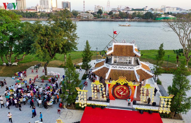 "tet hue " 2020 – sac mau tet xua hinh 1