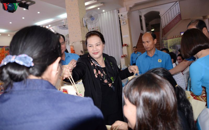 chu tich quoc hoi chuc tet cong nhan, cac luc luong vu trang dak lak hinh 1