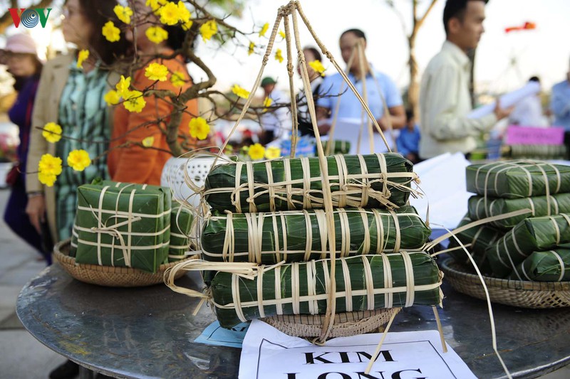 "tet hue " 2020 – sac mau tet xua hinh 8