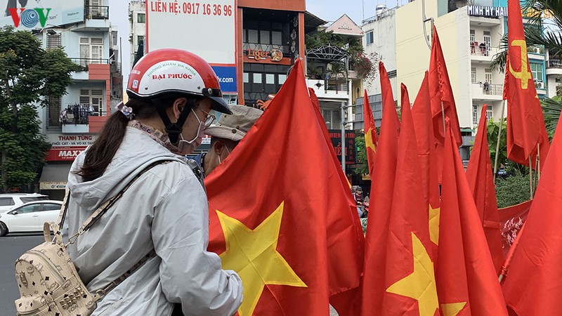 tp.hcm trang hoang co hoa ruc ro mung dang, mung xuan hinh 4