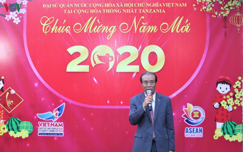 nguoi viet mung xuan canh ty tai tanzania hinh 1