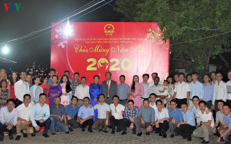 nguoi viet mung xuan canh ty tai tanzania hinh 2