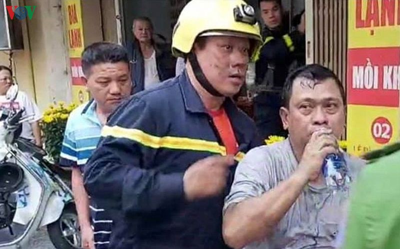chay nha chieu mung 1 tet, 2 nguoi thoat chet hinh 1
