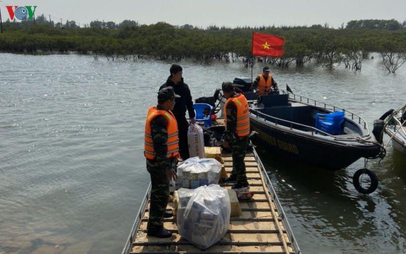 nong 24h: 9.000 khau trang y te duoc van chuyen lau ra sao? hinh 1