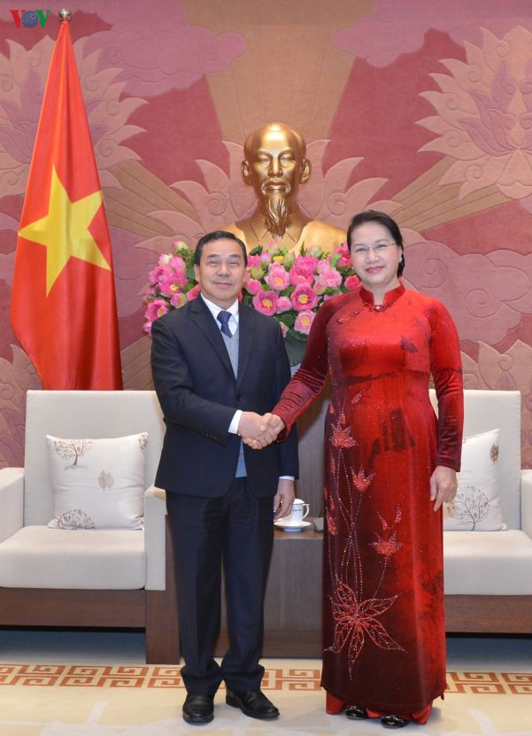 chu tich quoc hoi tiep dai su lao hinh 2