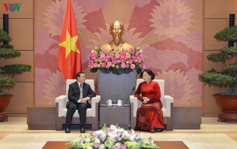 chu tich quoc hoi tiep dai su lao hinh 1
