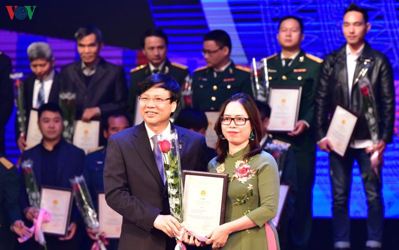 vhnt, bao chi gop phan khac hoa hinh anh llvt, chien tranh cach mang hinh 3