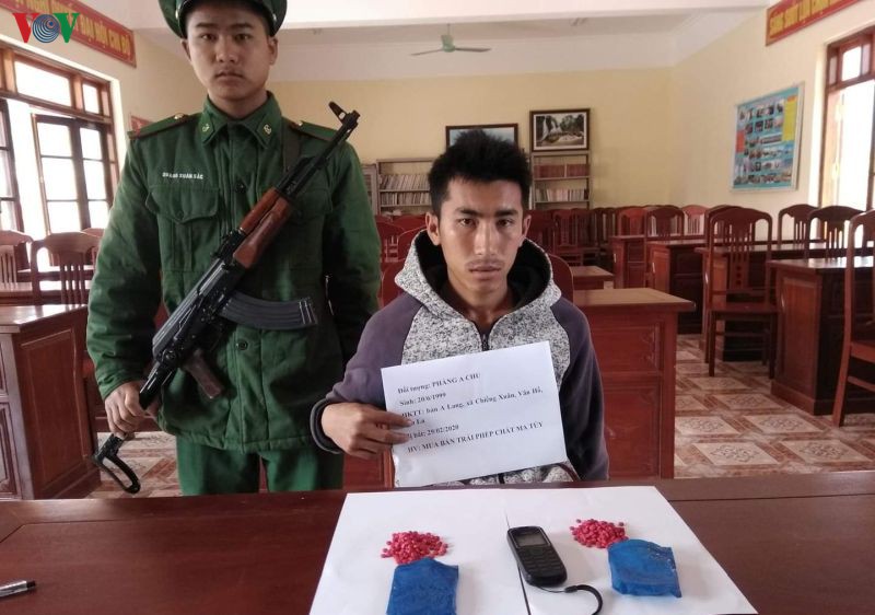 nong 24h: bi phat hien trom xe giua ban ngay, dung ma tau chong tra hinh 5