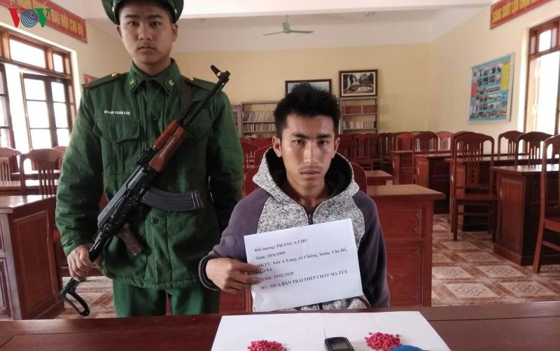 lien tiep bat cac doi tuong tang tru, mua ban trai phep ma tuy hinh 1