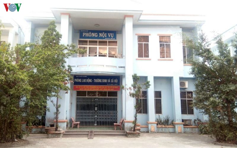 chuyen co quan dieu tra vu truong phong ldtbxh huyen chiem doat tien hinh 1
