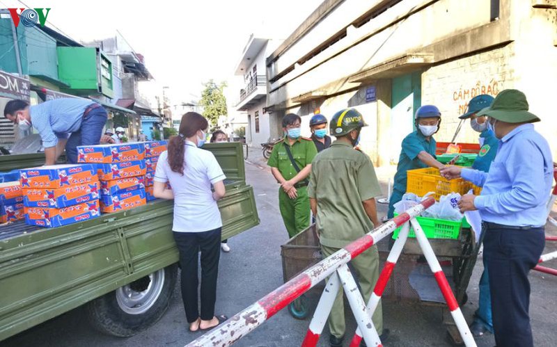 nguoi dan phan thiet o khu vuc phong toa vi covid-19 duoc cham lo tot hinh 1