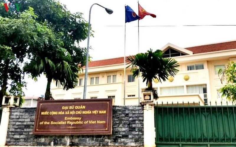dsq viet nam tai lao khuyen cao cong dong nguoi viet han che di lai hinh 1