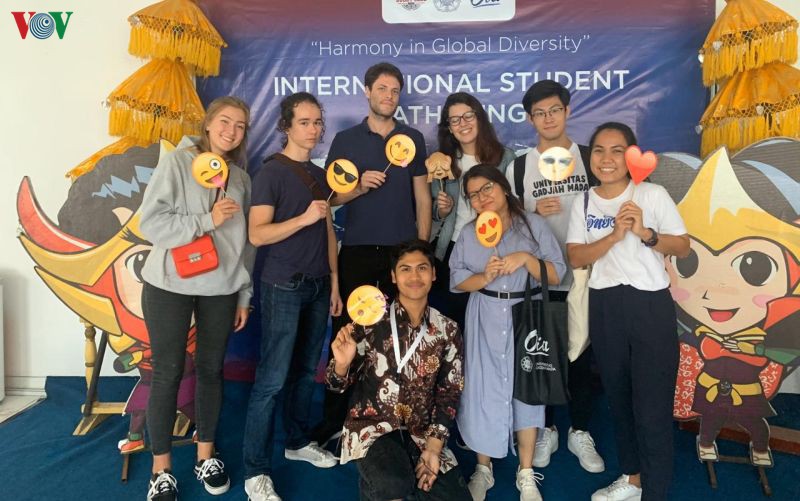 sinh vien viet nam tai indonesia "dung yen khi to quoc can" hinh 1
