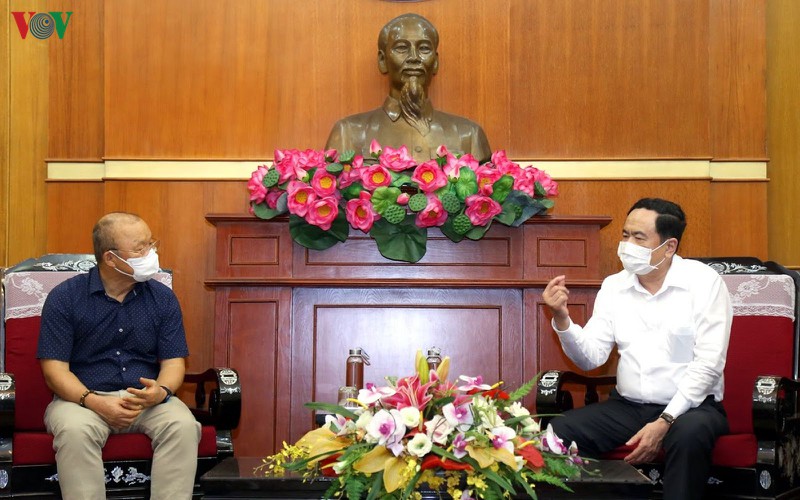 hlv park hang seo: toi luon san sang giup viet nam vuot qua dich covid-19 hinh 1