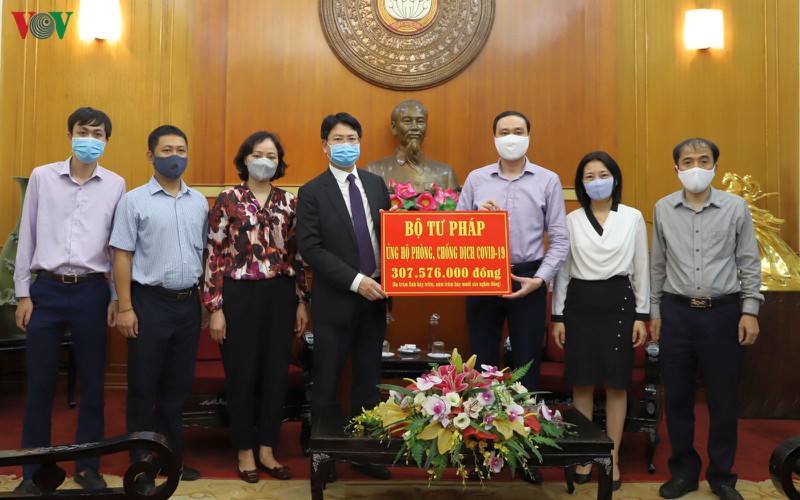 tren 500 ty dong tu bo, nganh, doanh nghiep ung ho chong dich covid-19 hinh 2