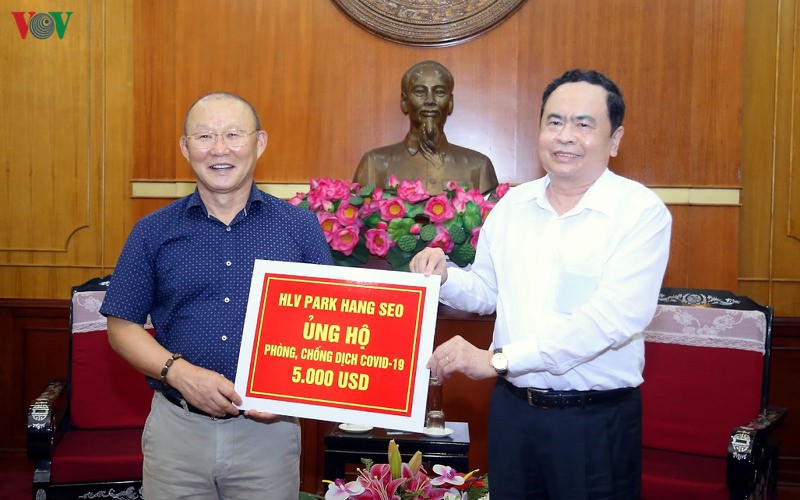 hlv park hang seo: toi luon san sang giup viet nam vuot qua dich covid-19 hinh 2
