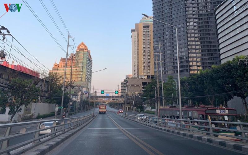 thai lan dat muc tieu giam 90% di lai cua nguoi dan giua dich covid-19 hinh 1
