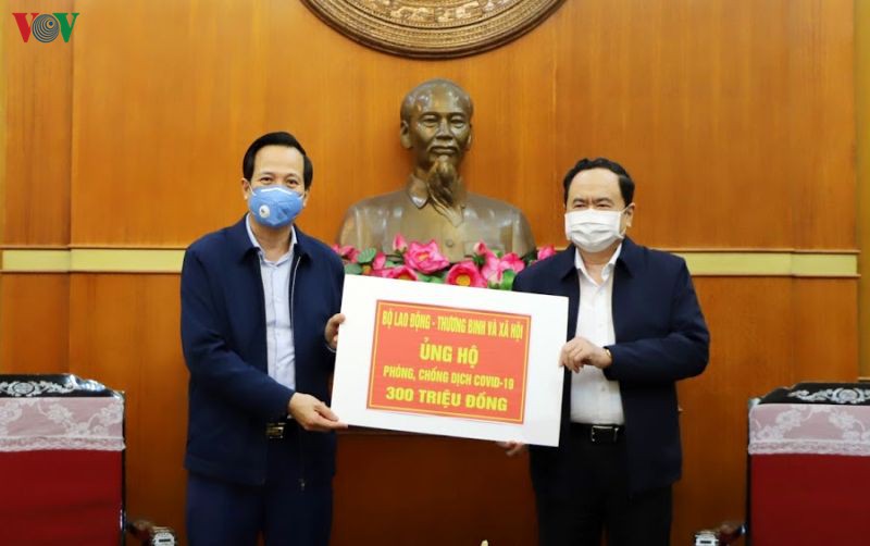 mttq cong khai, minh bach viec ho tro nguoi dan trong dich covid-19 hinh 2