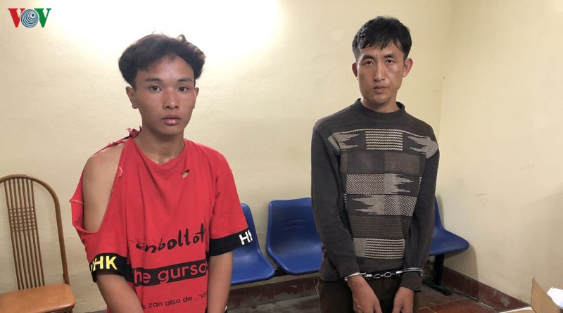 bat 2 doi tuong mua ban trai phep 6.000 vien ma tuy  hinh 1