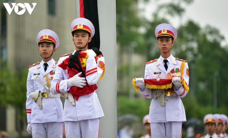 anh: nghi le treo co ru quoc tang nguyen tong bi thu le kha phieu tai ba dinh hinh 9