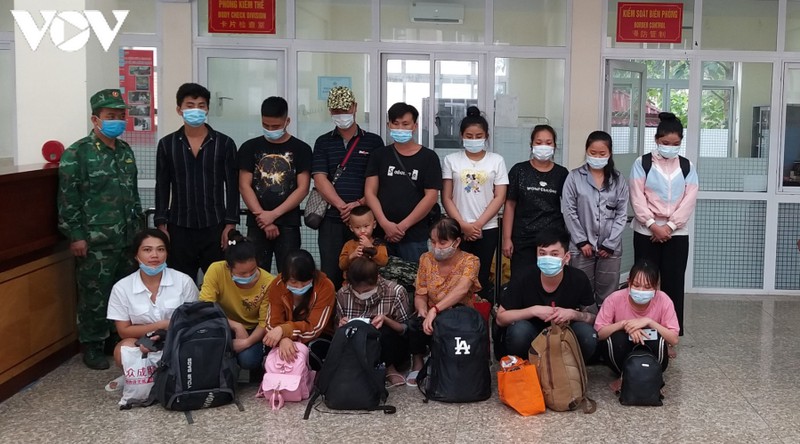 nong 24h: thu doan xuat, nhap canh trai phep cua 17 doi tuong hinh 1